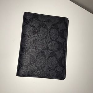 Coach 2 in 1 passport holder/ wallet!